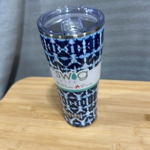 Brand New 32 oz swig Tumbler with Tags